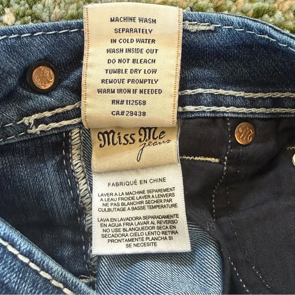 Miss Me Rhinestone Flap Pocket Embroidered Bootcut Jeans - Picture 8 of 12